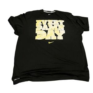 Nike Men's Graphic T-Shirt